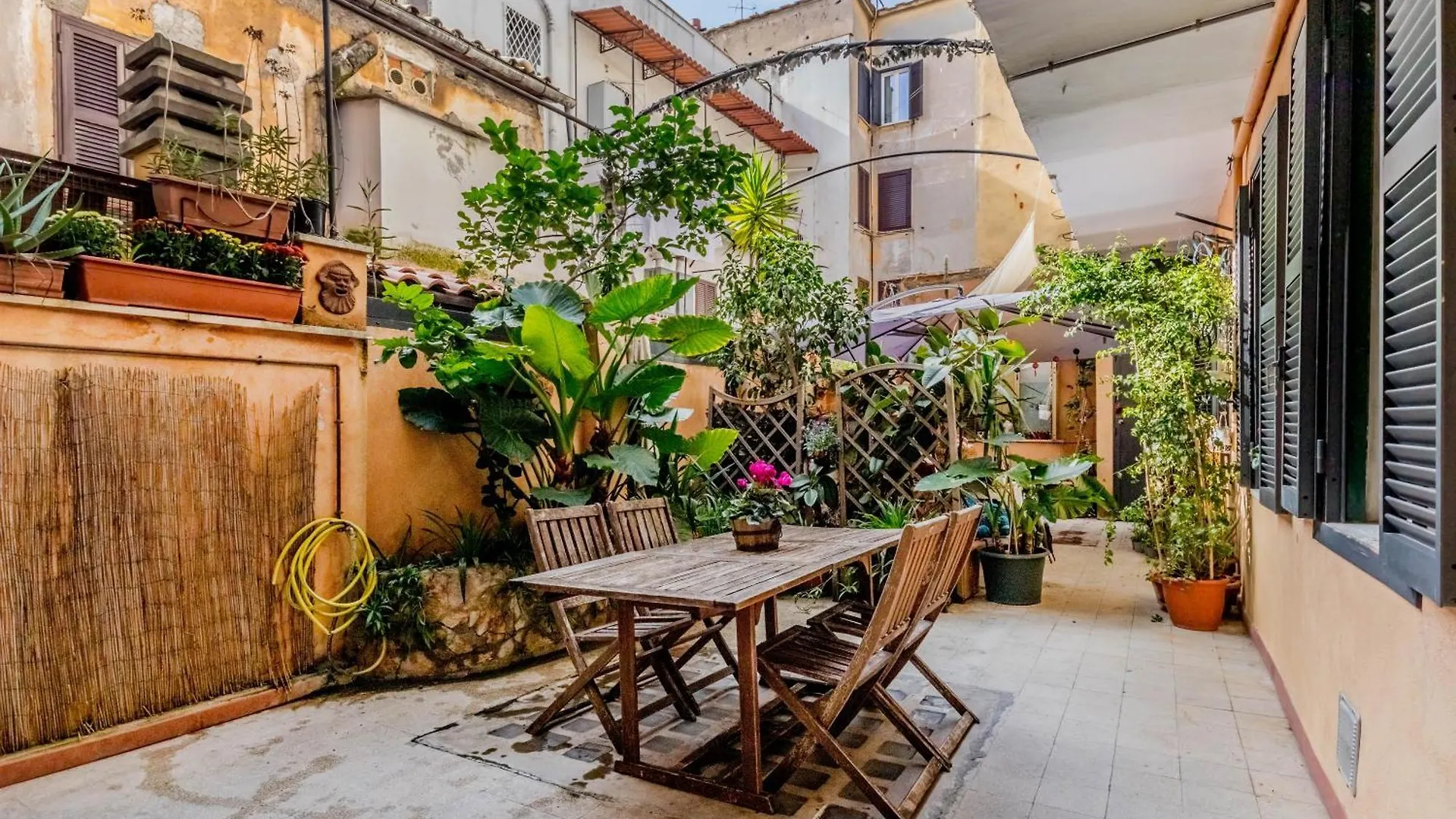 Apartment The Ancient Volute Guest House Rome Italy